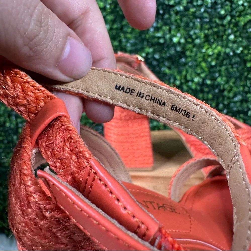 New in box‎ Crown Vintage Dylann Sandal in Mandarin Orange